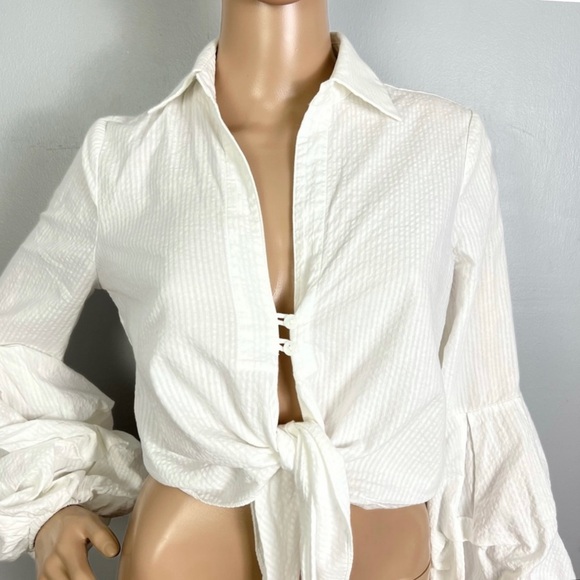 PETERSYN REVOLVE WHITE STRIPED TIE-FRONT CROP TOP - Picture 3 of 7